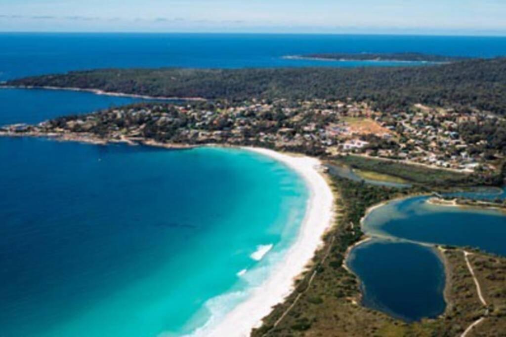 The Tin Shed Couples Accommodation At Bay Of Fires Binalong Bay ภายนอก รูปภาพ